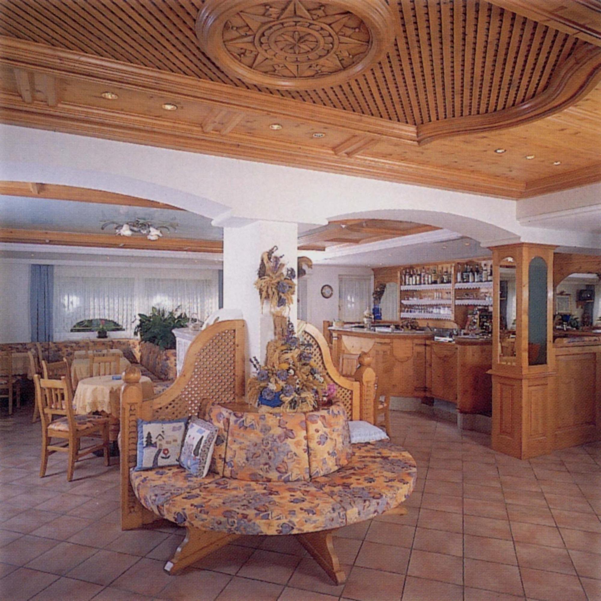 Debra Park Hotel Moena Exteriör bild